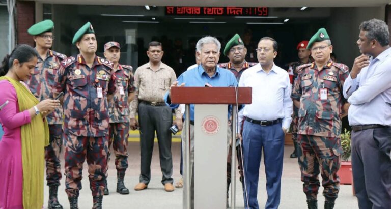 সীমান্তে বিজিবির পিঠ দেখানোর দিন শেষ: স্বরাষ্ট্র উপদেষ্টা